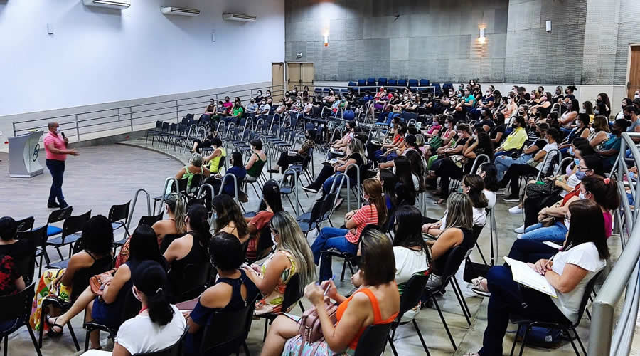 Prefeitura intensifica treinamento para educadores